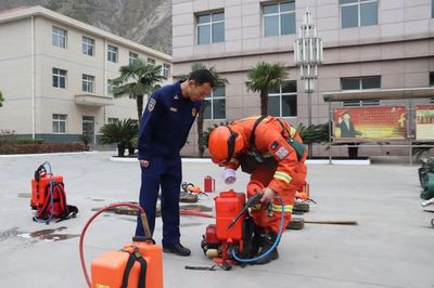 緊貼實戰礪精兵——隴南市森林消防支隊筑牢應急救援基本功，強化裝備保障